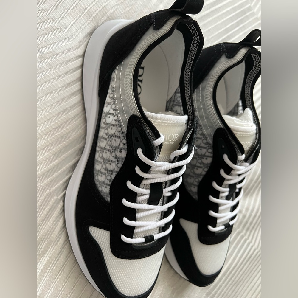 Brand New Christian Dior B25 Runners